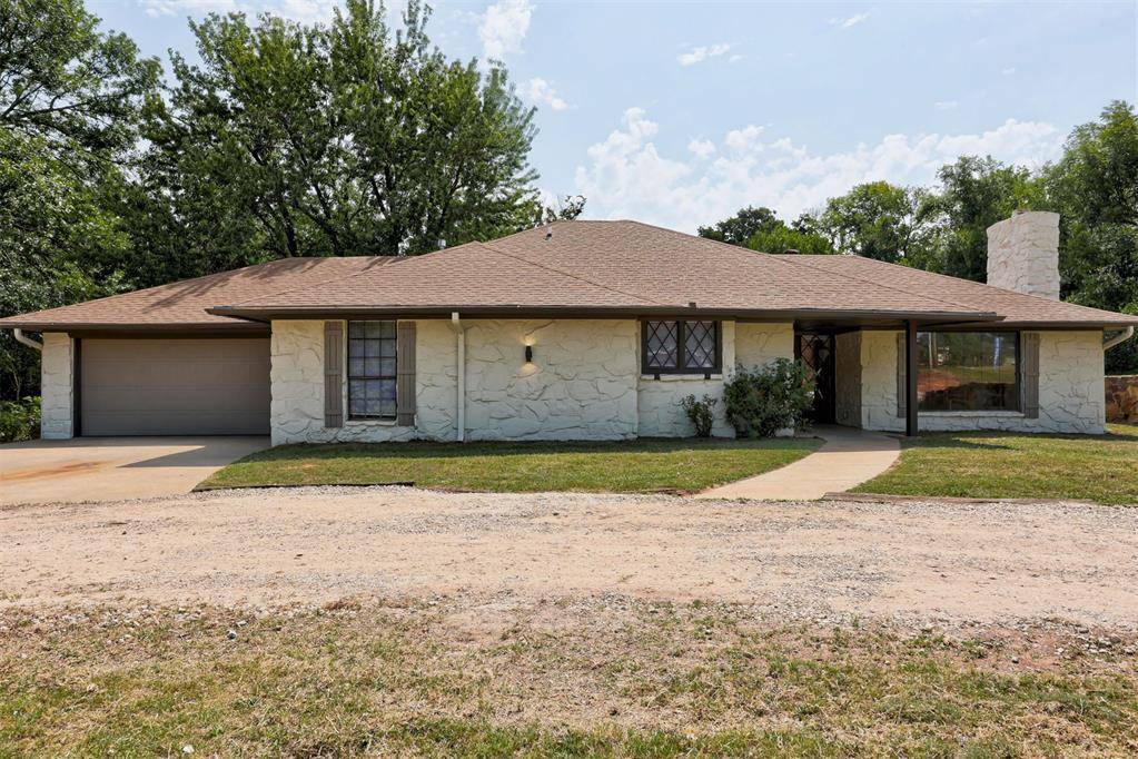 1002 S Pine ST, Guthrie, OK 73044