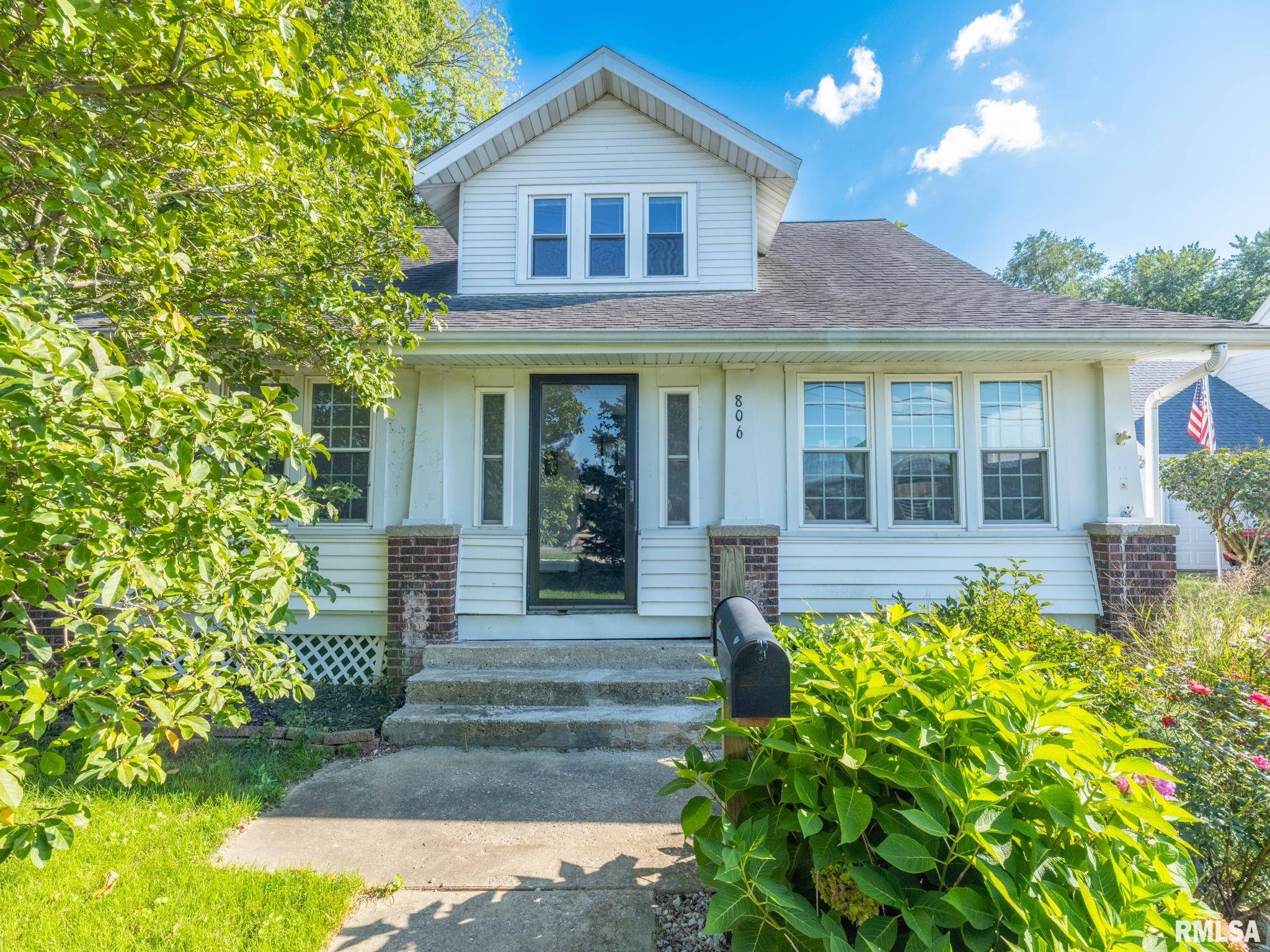 806 PEORIA ST, Washington, IL 61571