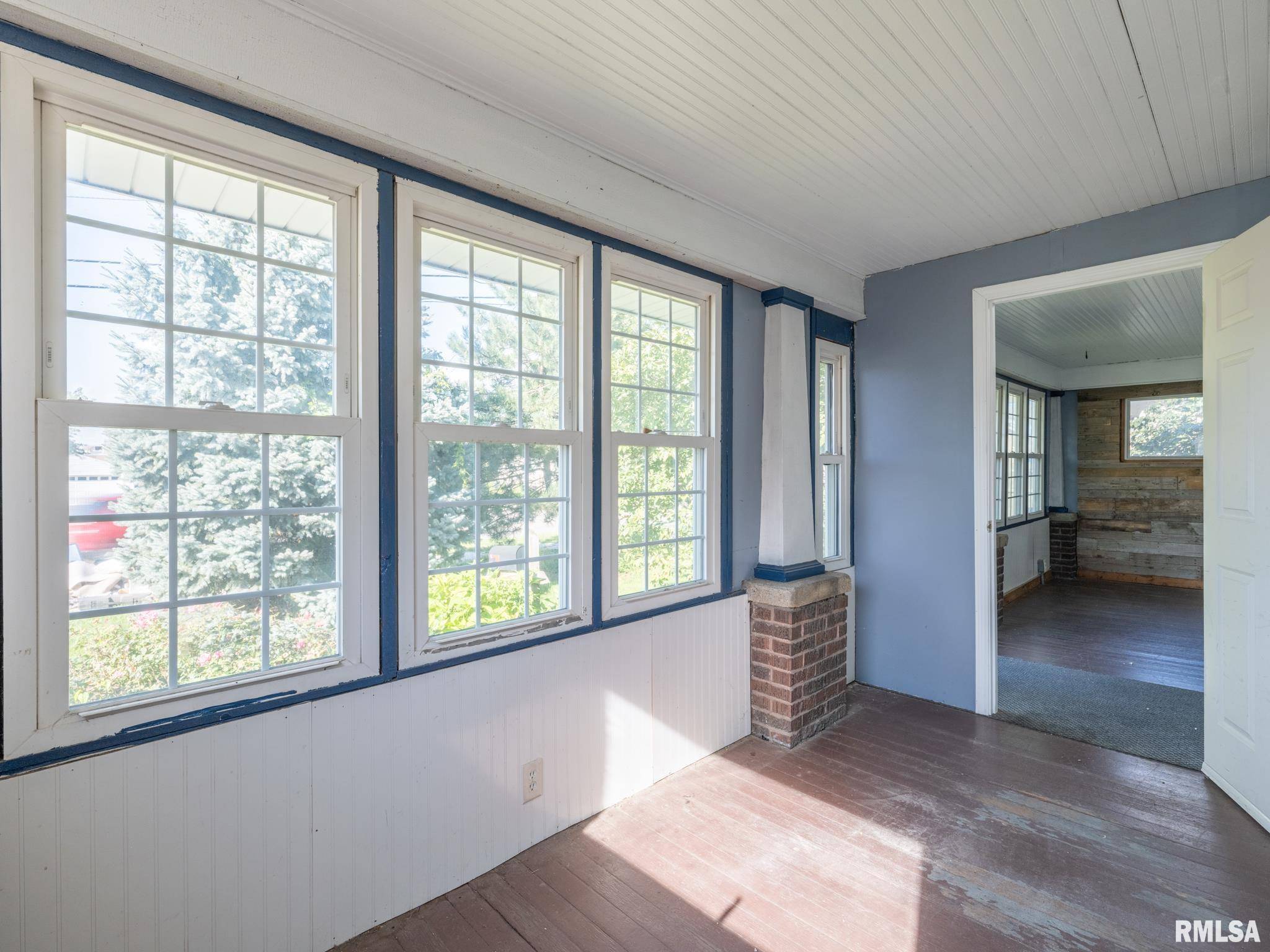 806 PEORIA ST, Washington, IL 61571
