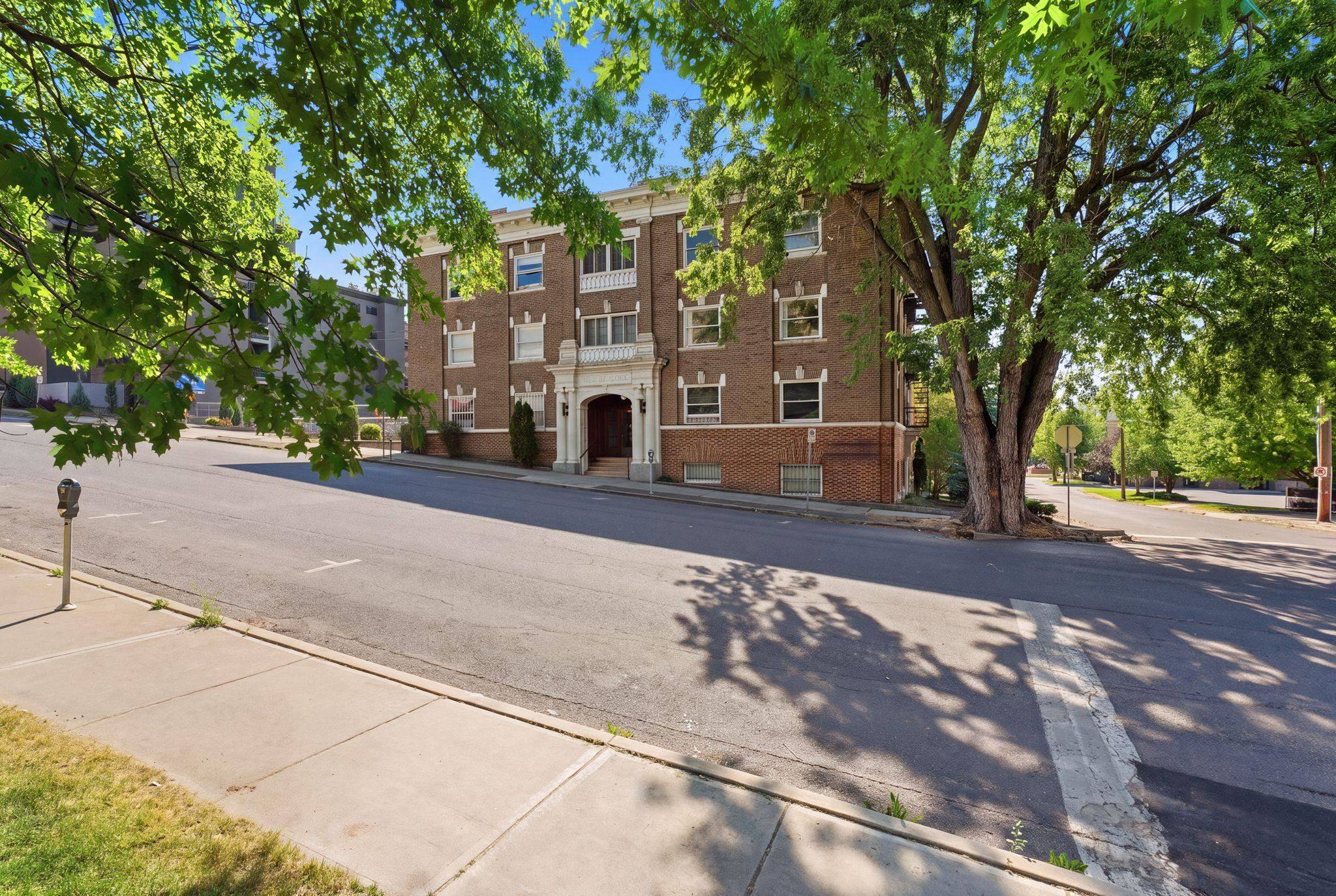 702 S Bernard St, Spokane, WA 99204