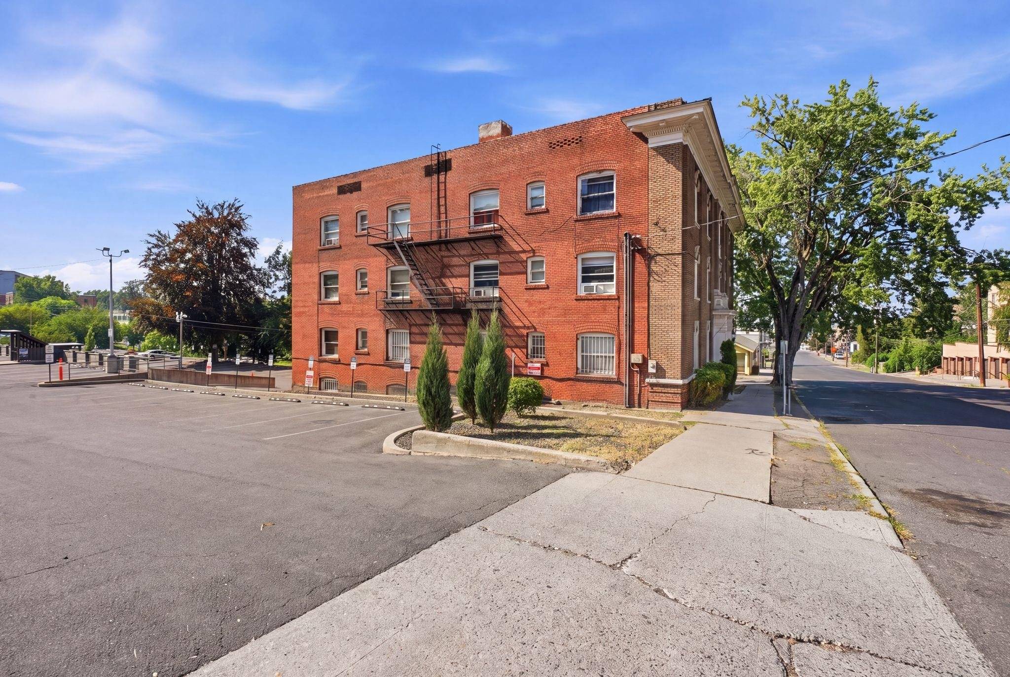 702 S Bernard St, Spokane, WA 99204