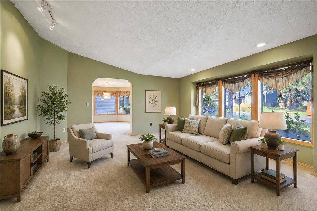 207 W Woodway Ave, Spokane, WA 99218