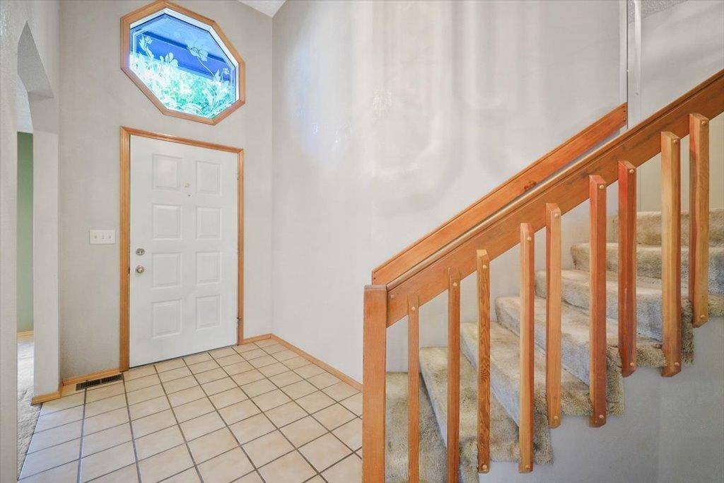 207 W Woodway Ave, Spokane, WA 99218