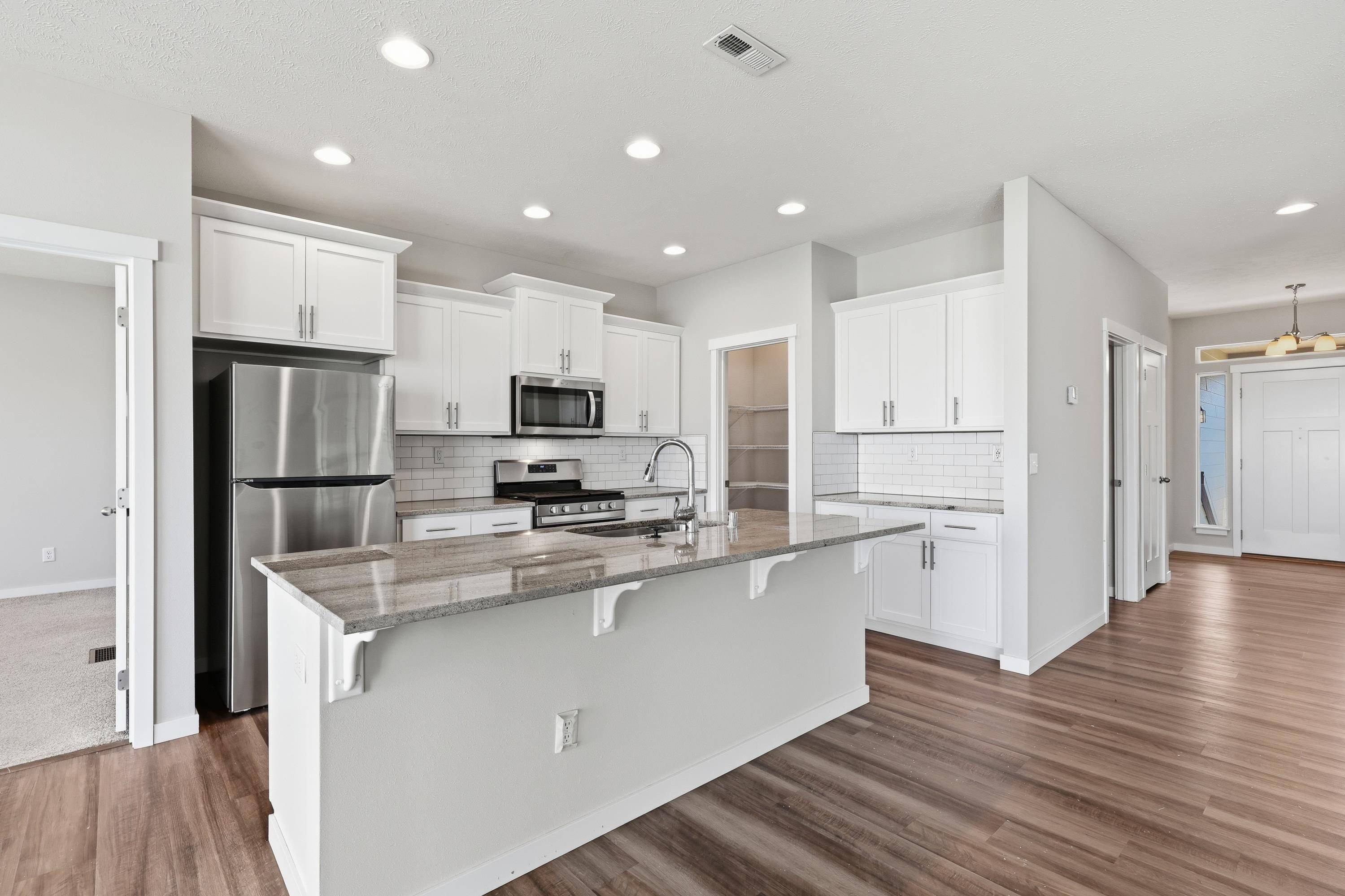 8411 N Summerhill Ln, Spokane, WA 99208
