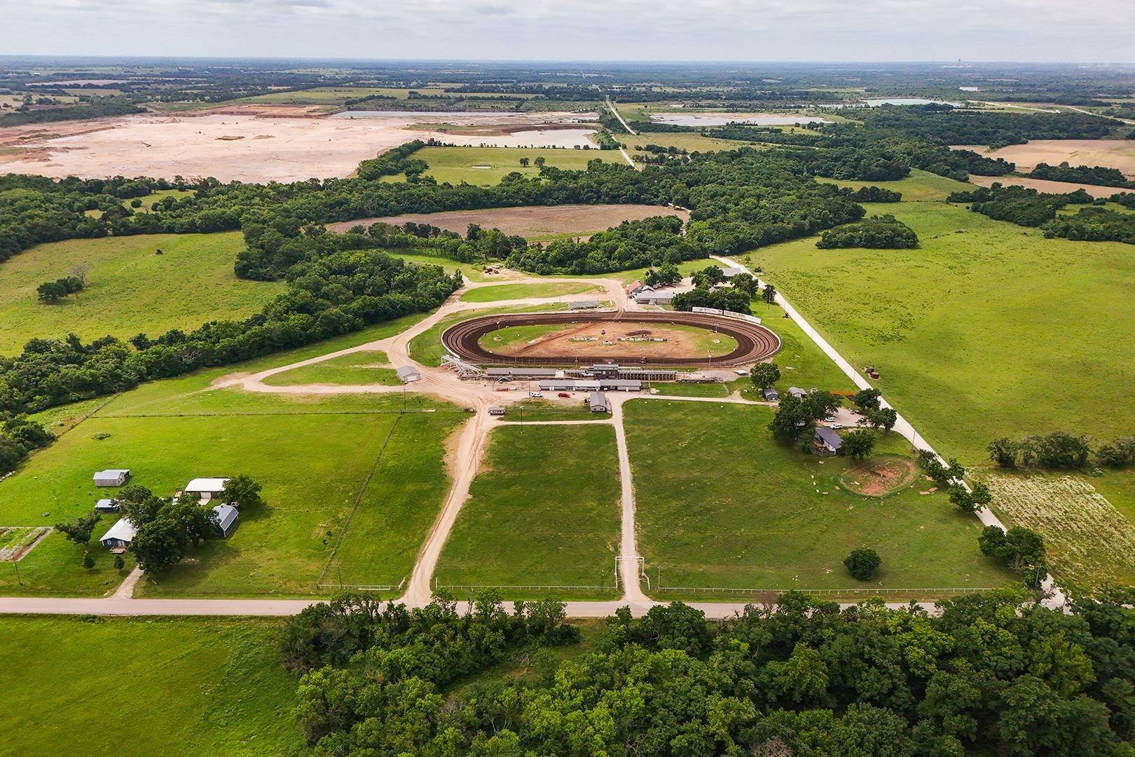 1663 Georgia Rd, Humboldt, KS 66748