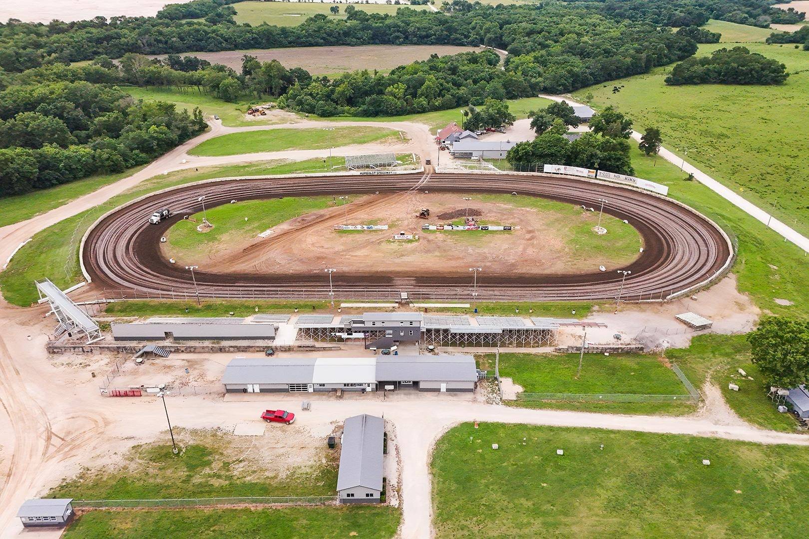 1663 Georgia Rd, Humboldt, KS 66748