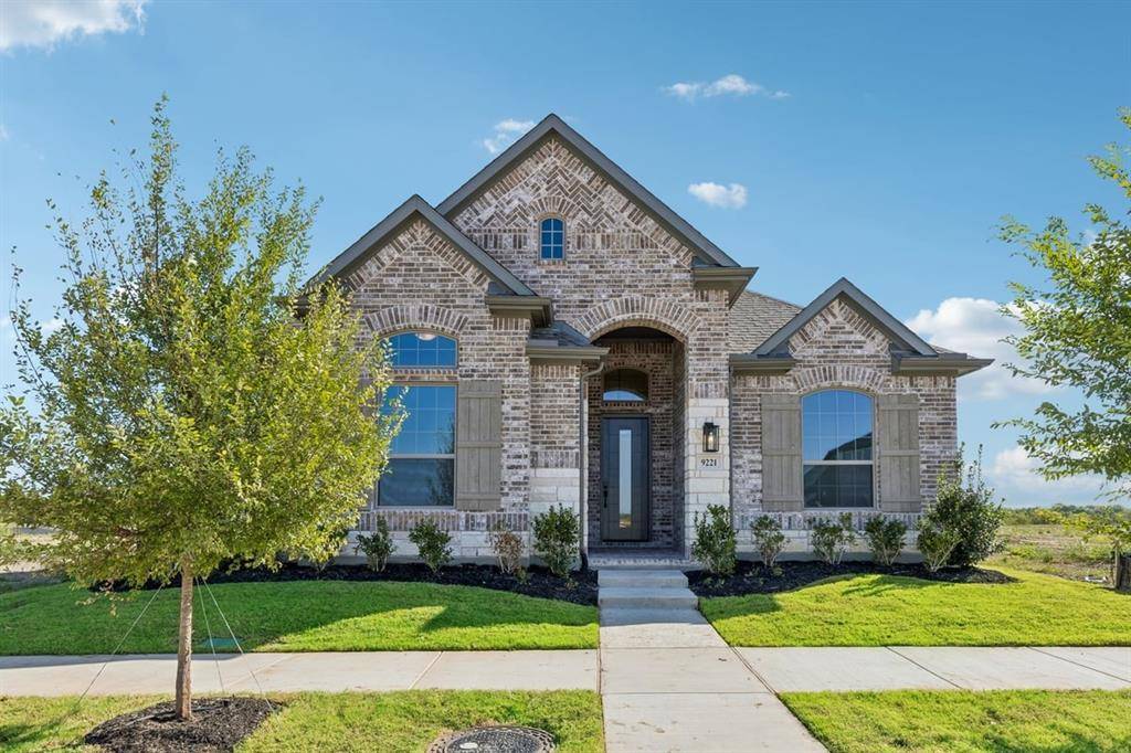 9221 Persimmon Lane, Mesquite, TX 75126