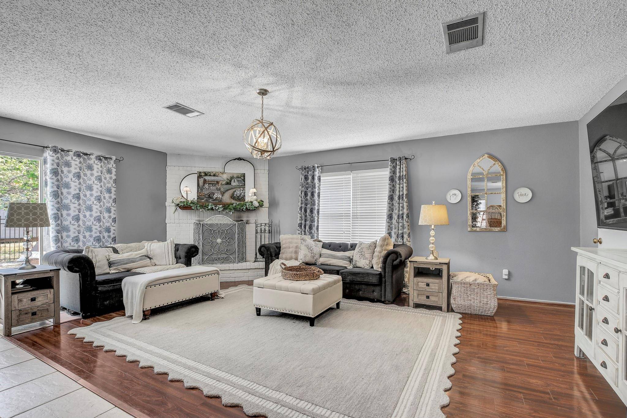 1022 Silverstone LN, Cedar Park, TX 78613