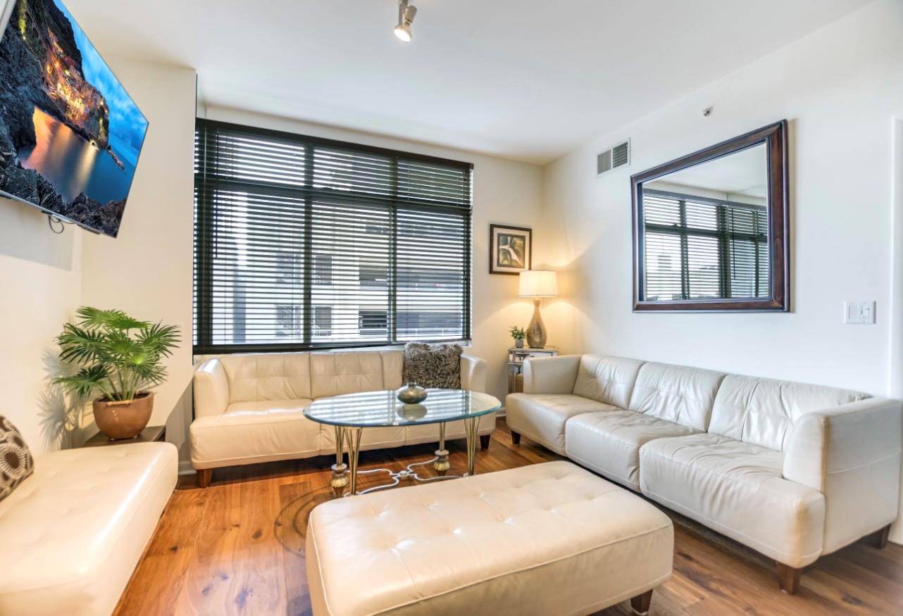 54 Rainey ST #703, Austin, TX 78701