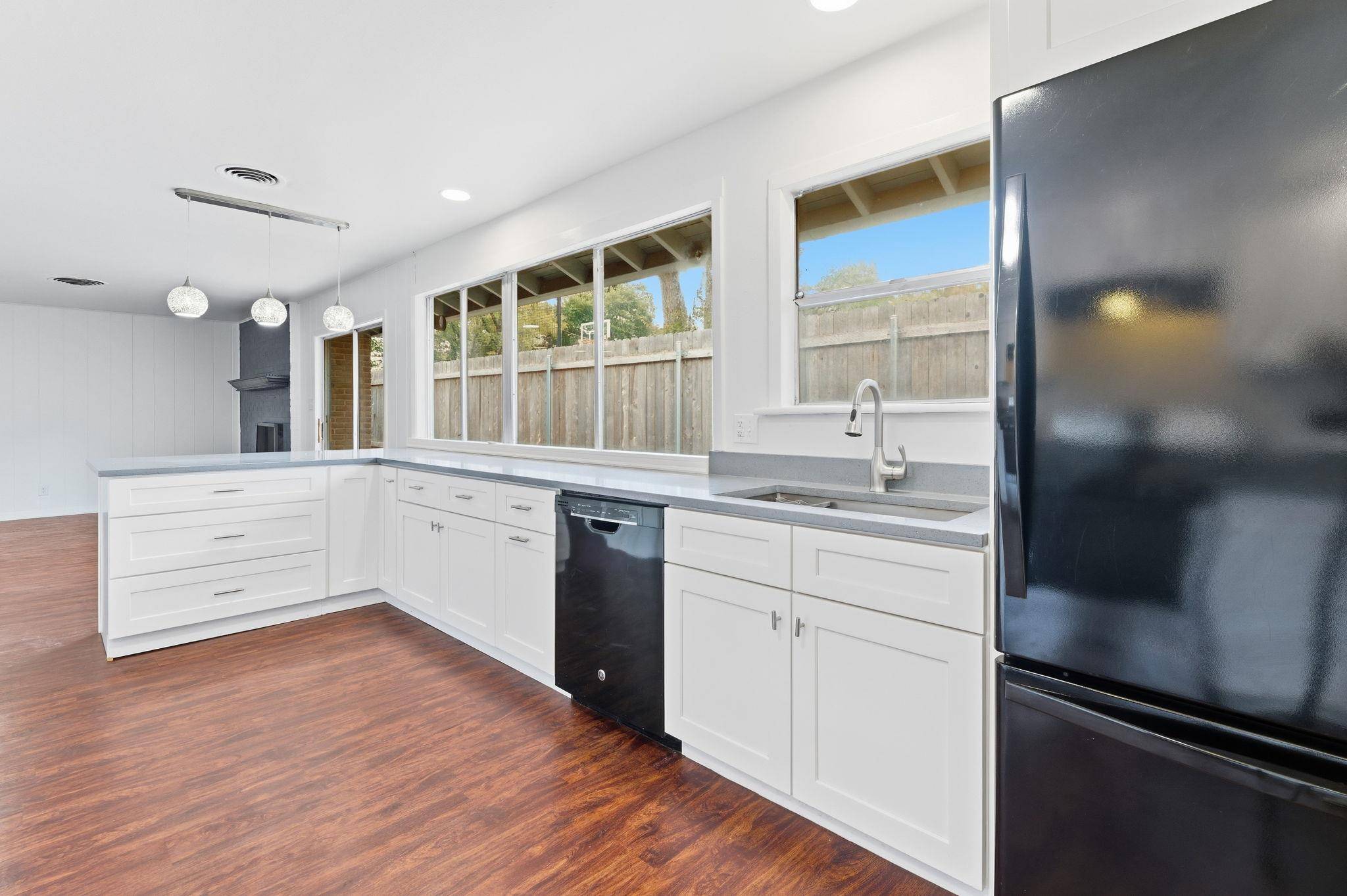 6108 Cherrylawn CIR, Austin, TX 78723