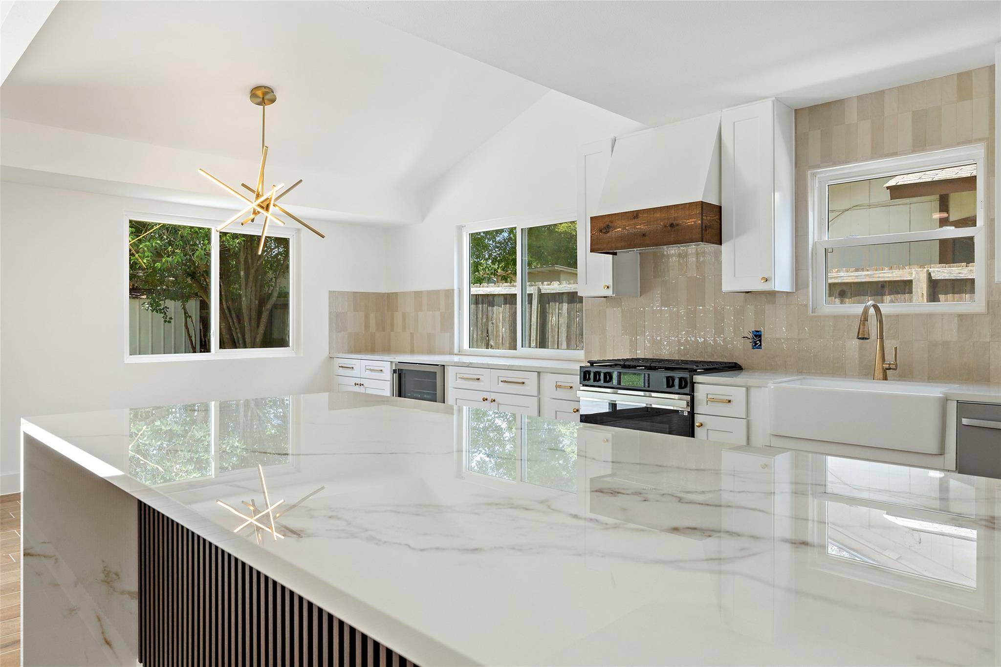 1111 Spearson LN, Austin, TX 78745
