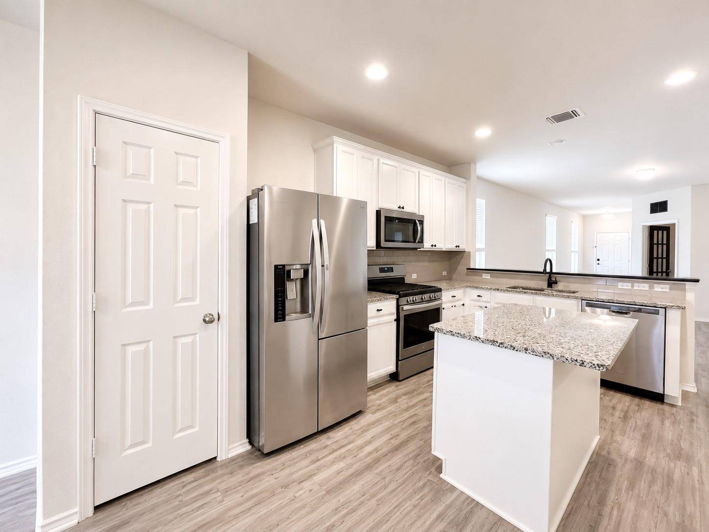 220 Pepperbark LOOP, Buda, TX 78610