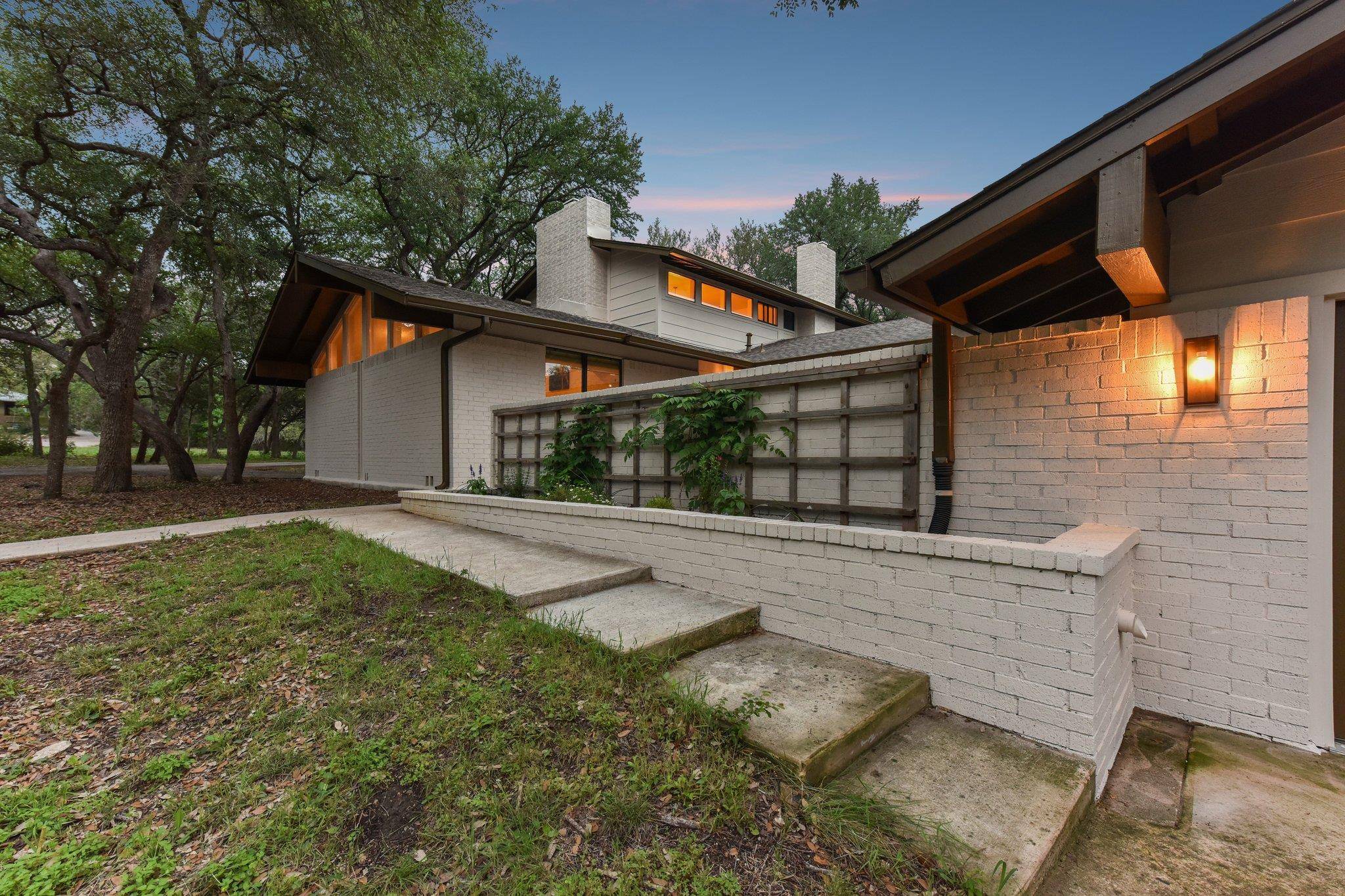 9004 Tara LN, Austin, TX 78737