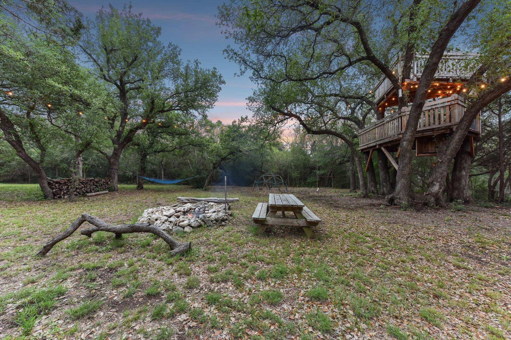 9004 Tara LN, Austin, TX 78737