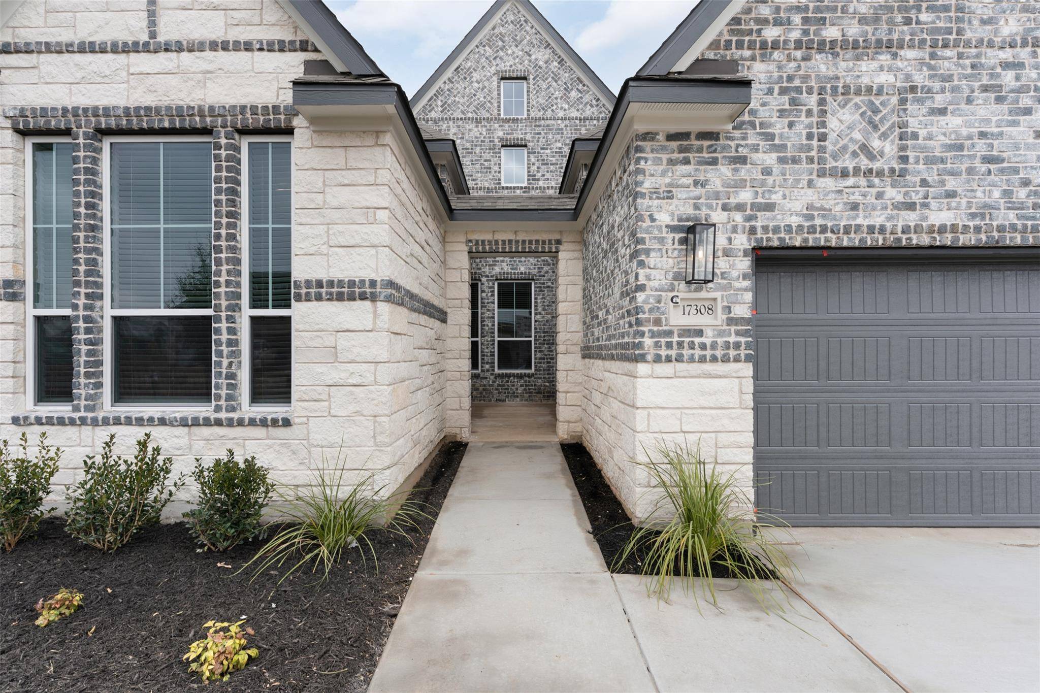 17308 Silverman DR, Pflugerville, TX 78660