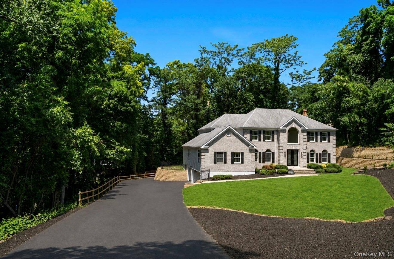 41 Cove RD, Huntington, NY 11743