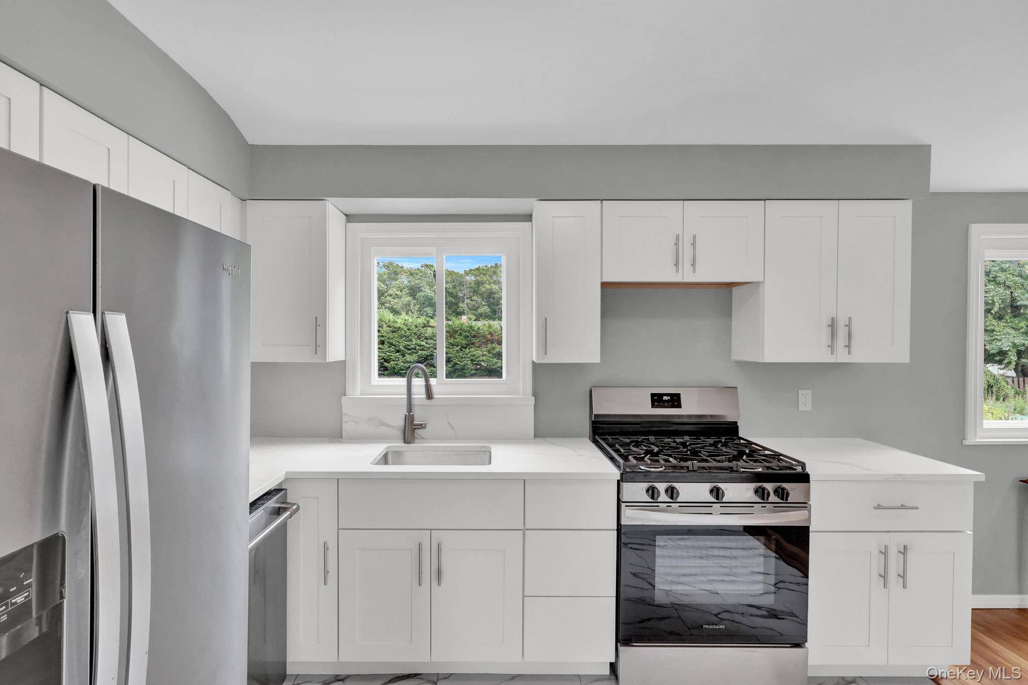 727 Peter Paul DR, West Islip, NY 11795