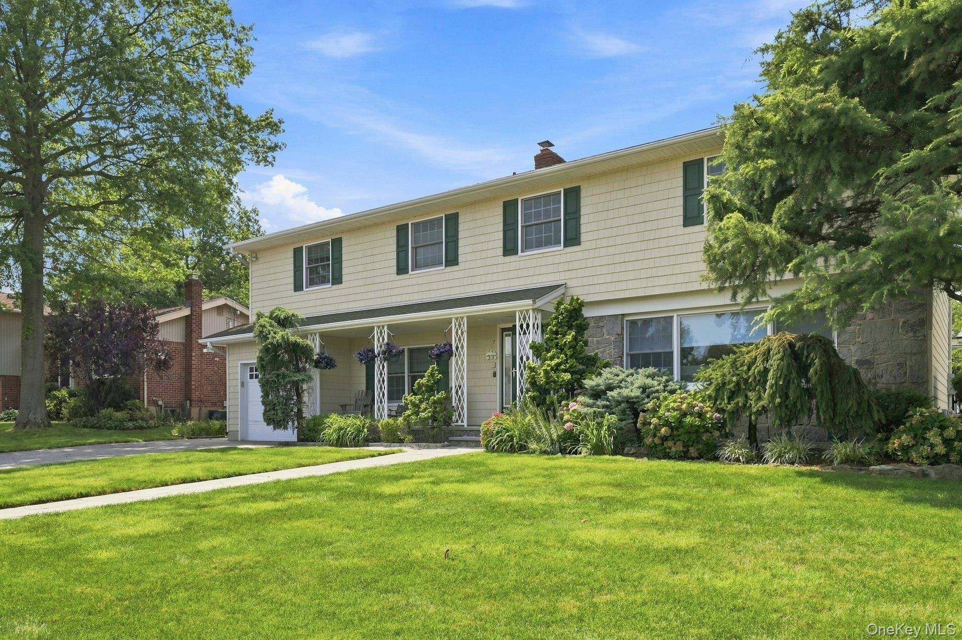 7 Herkimer AVE, Jericho, NY 11753