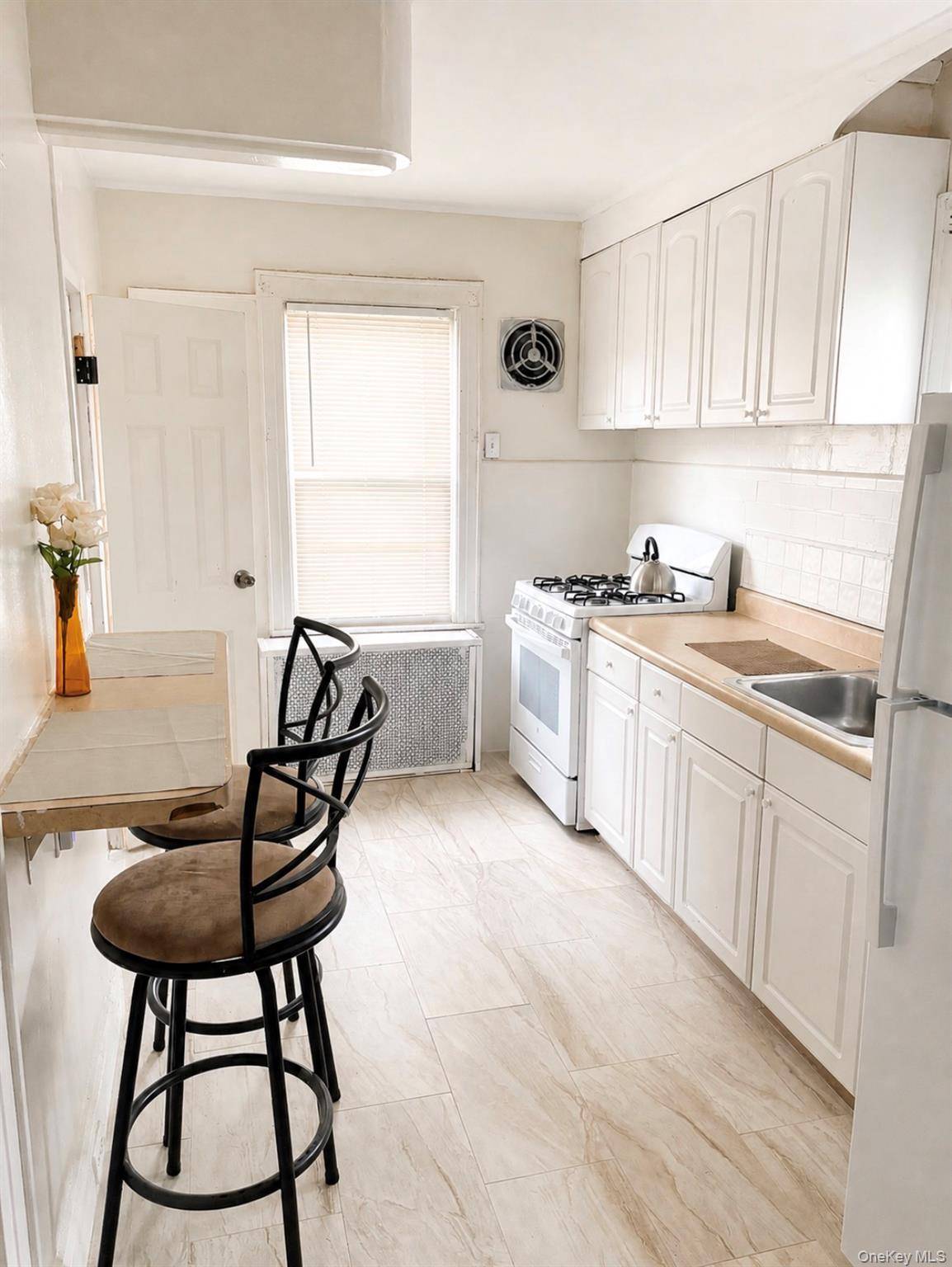 Address not disclosed, Rosedale, NY 11422