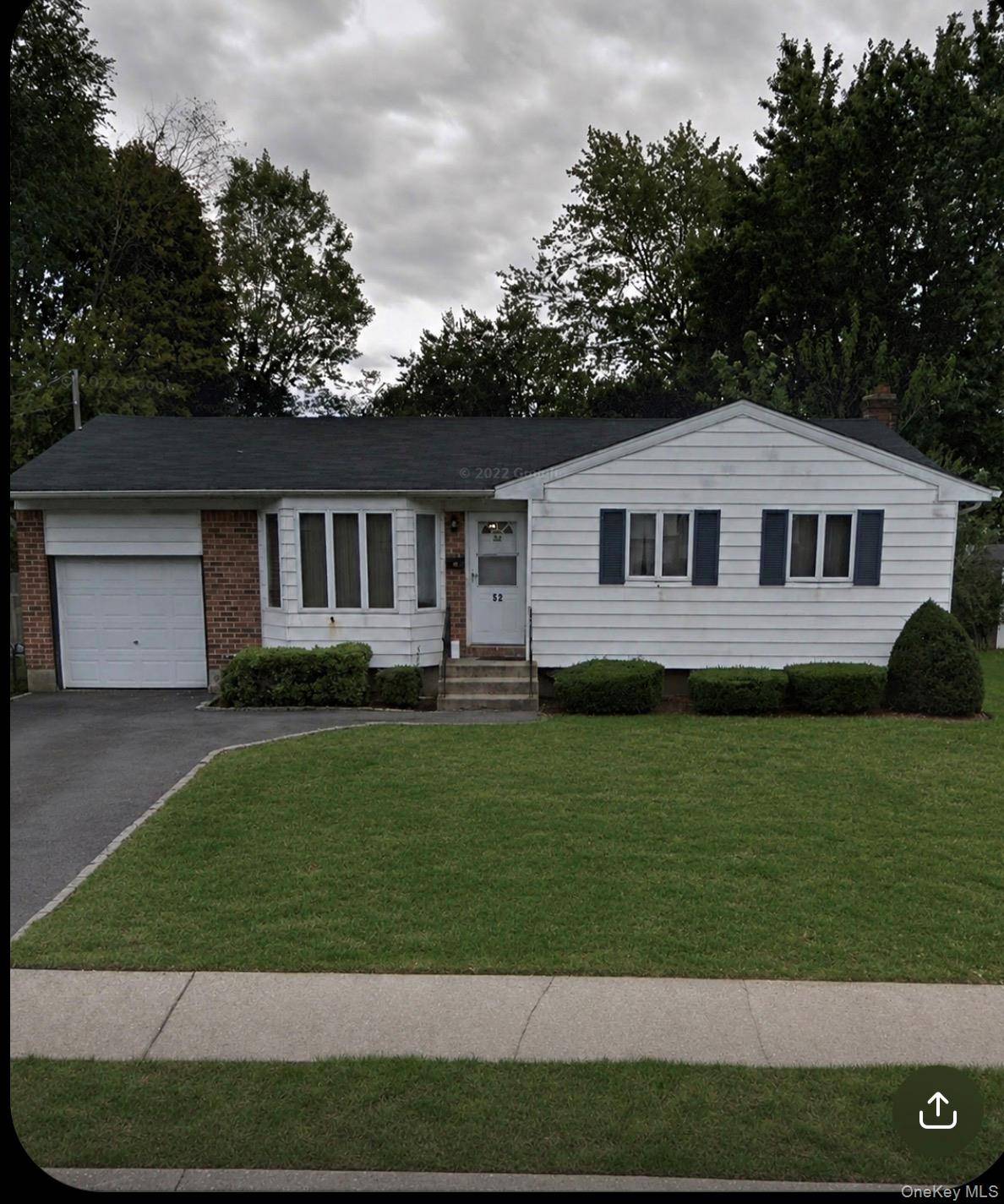 52 Headline RD, Deer Park, NY 11729