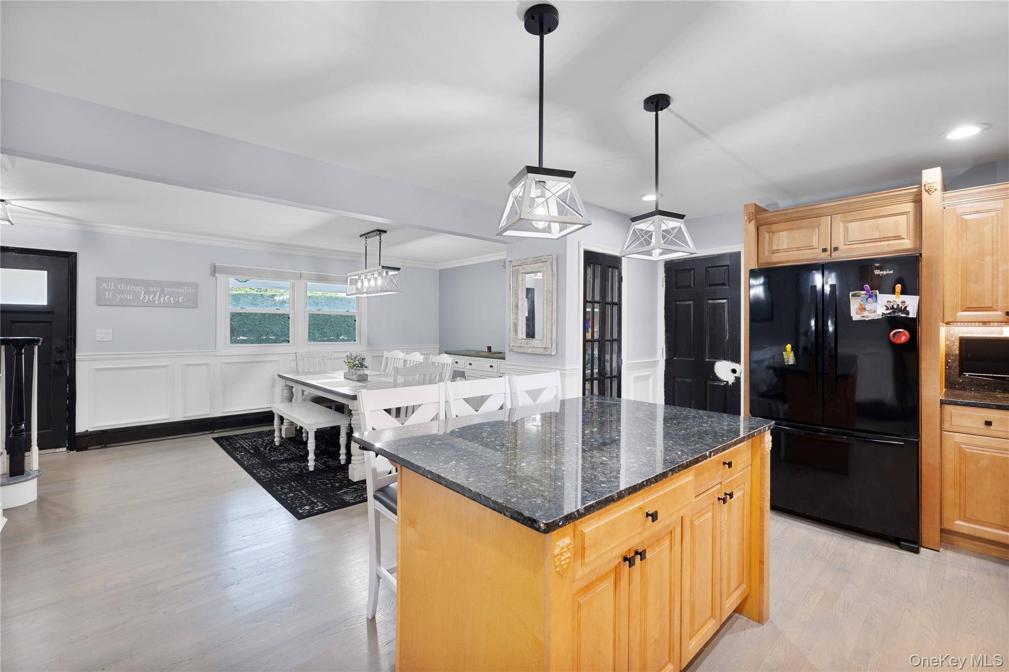 65 Timberpoint RD, East Islip, NY 11730