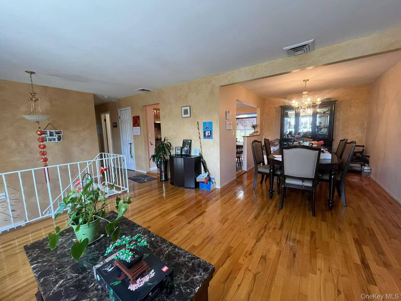 64 Todd CT, Huntington Station, NY 11746