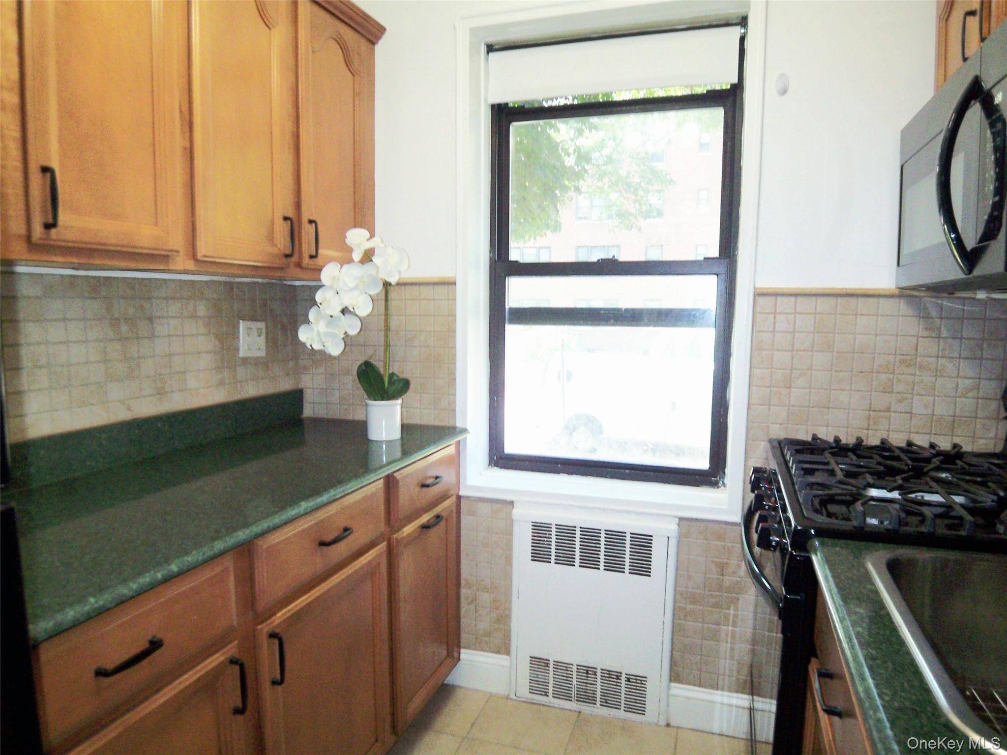 485 E Lincoln AVE #105, Mount Vernon, NY 10552