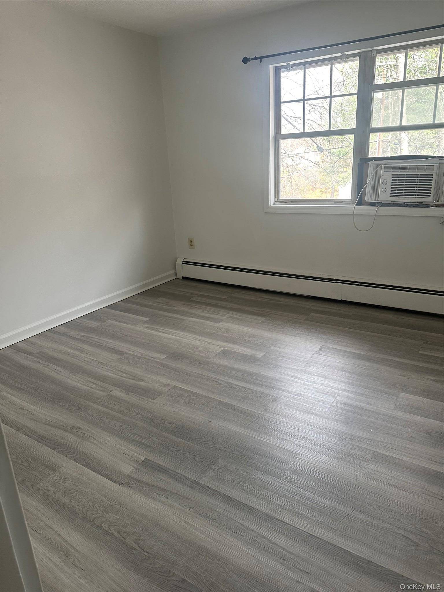 603 Barclay MNR #6C, Newburgh, NY 12550