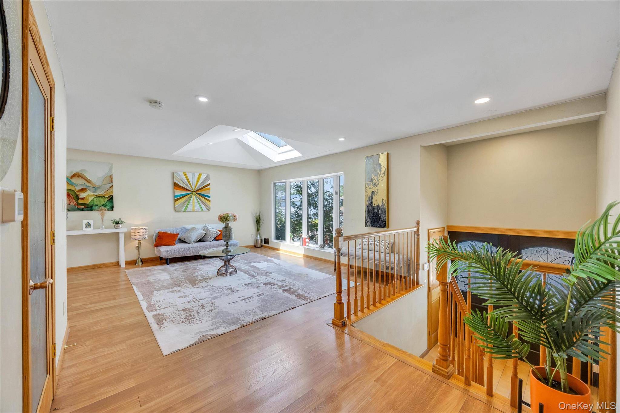 2 Valley Greens DR, North Woodmere, NY 11581