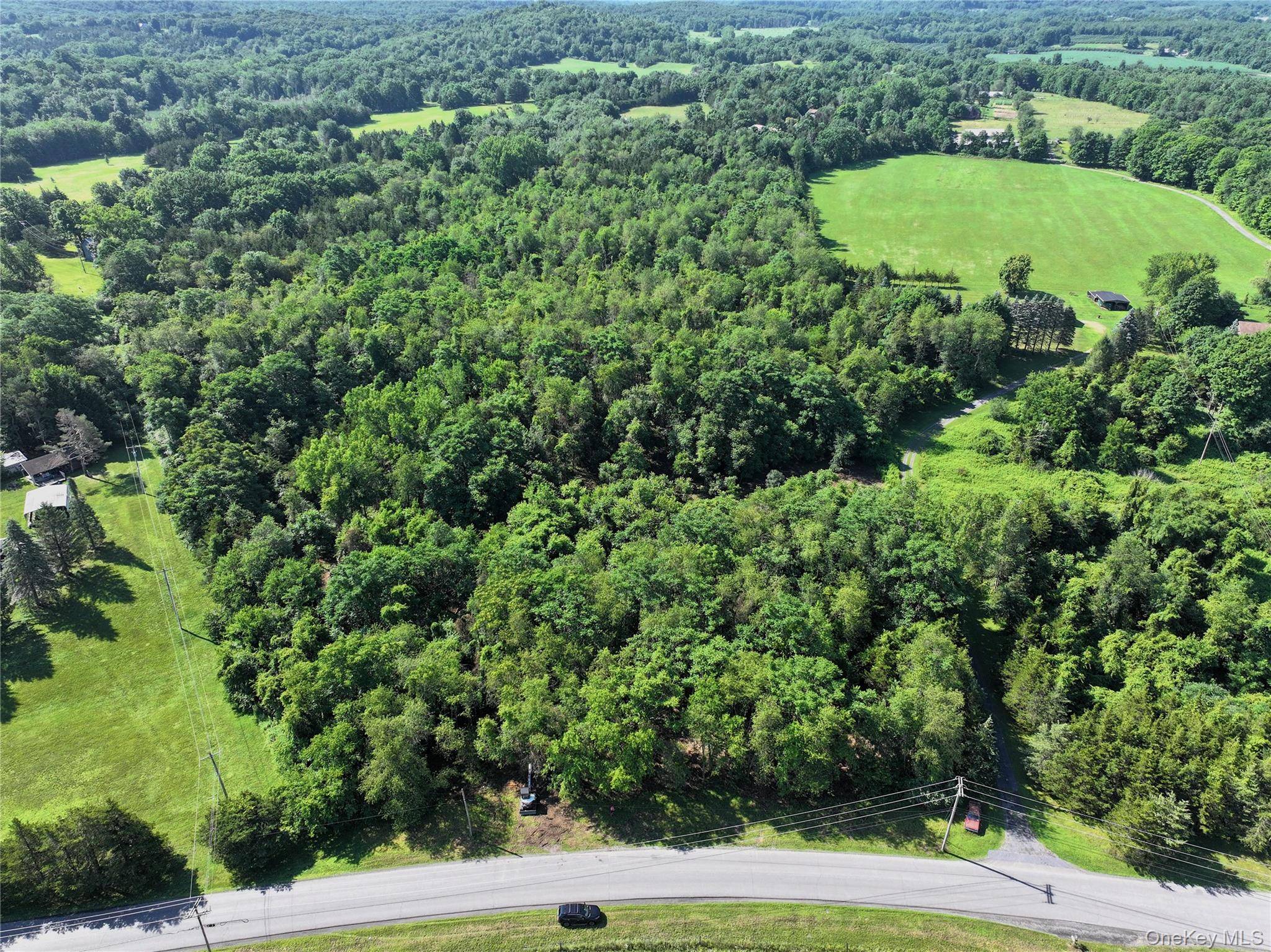 Bells Pond RD, Hudson, NY 12541