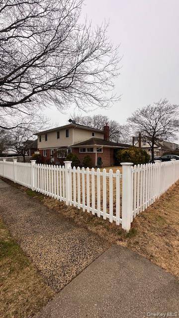 1240 Langdon BLVD, Rockville Centre, NY 11570