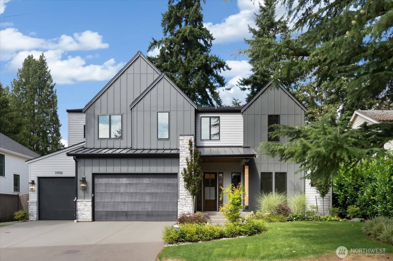 10924 SE 24th PL, Bellevue, WA 98004