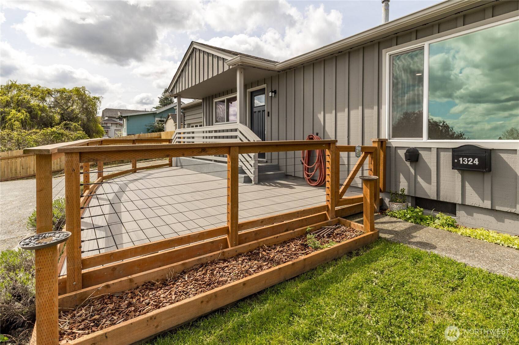 1324 E Fairbanks ST, Tacoma, WA 98404