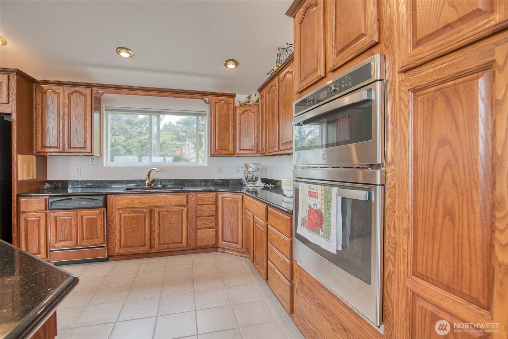 15 Diamond DR, Pacific Beach, WA 98571