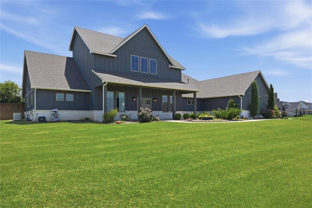 9921 Oakwood DR, Edmond, OK 73025