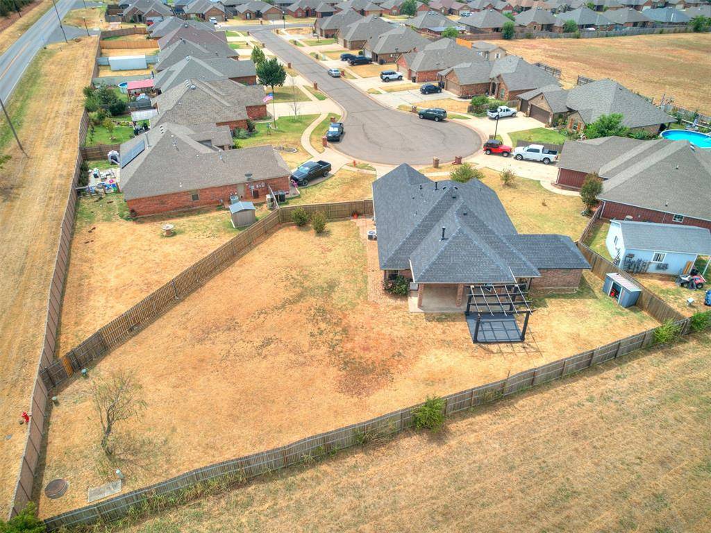 3404 Paul DR, Moore, OK 73160