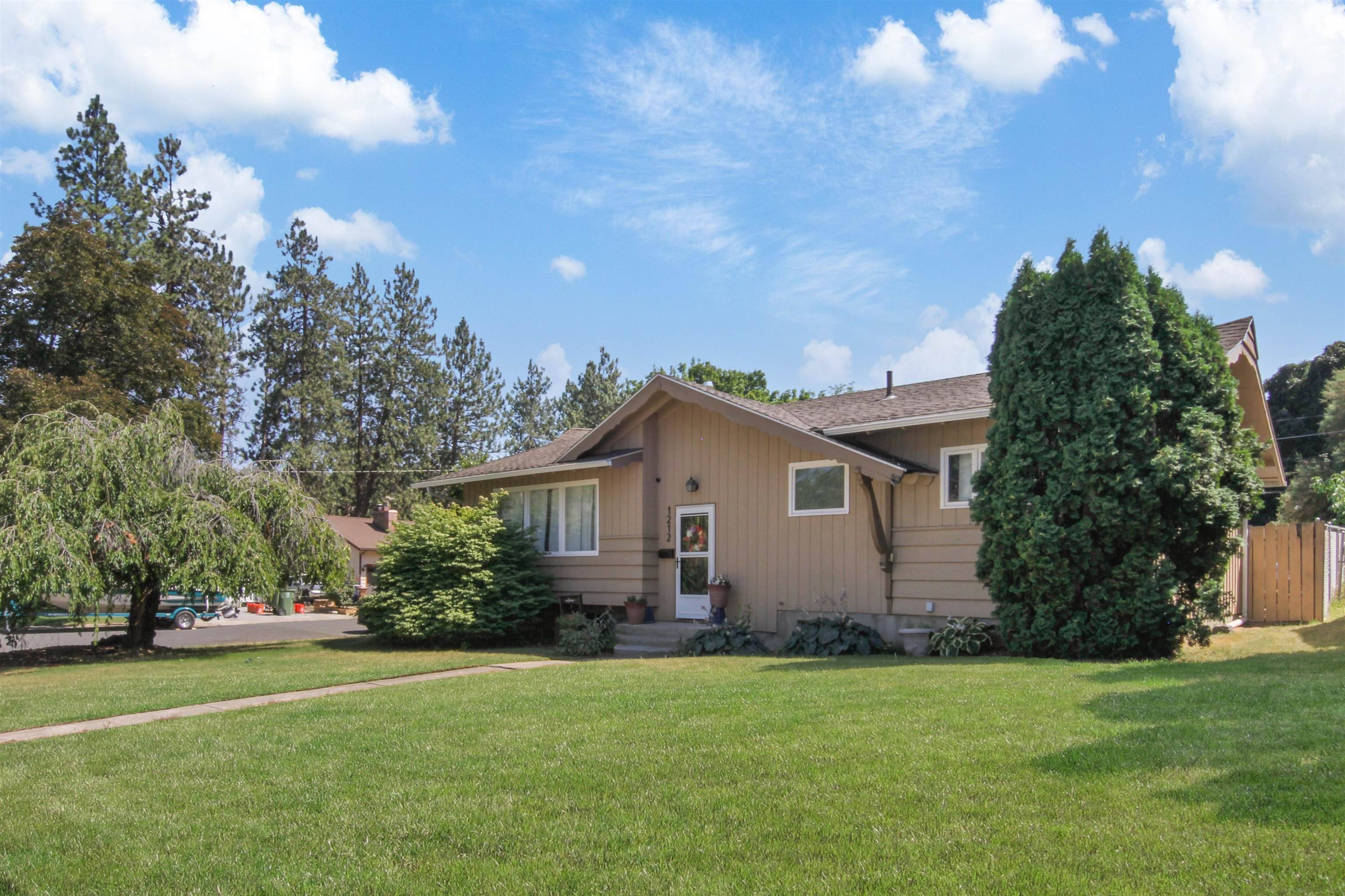 1212 S Ferrall Ct, Spokane, WA 99202
