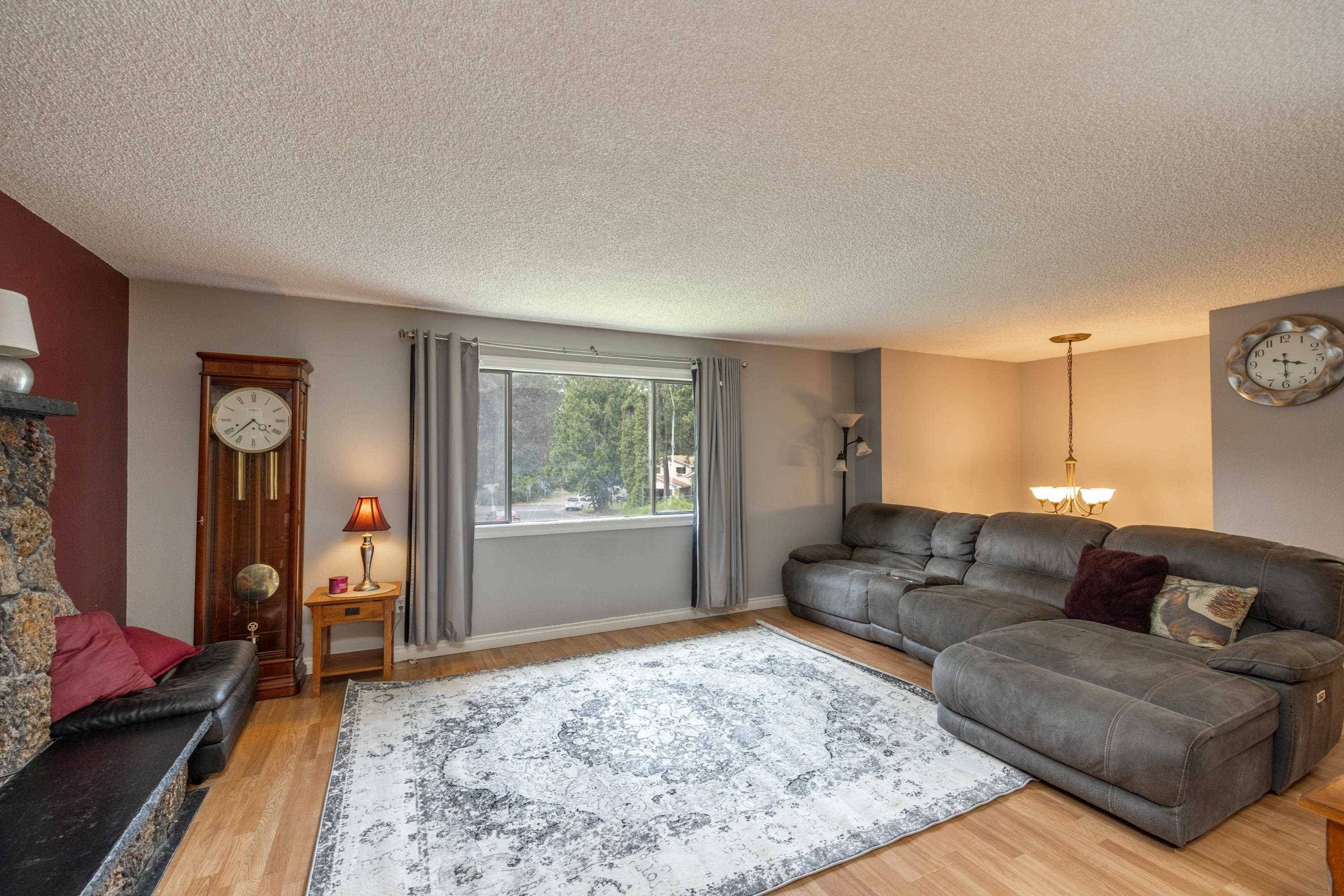 8524 N Hill N Dale St, Spokane, WA 99208