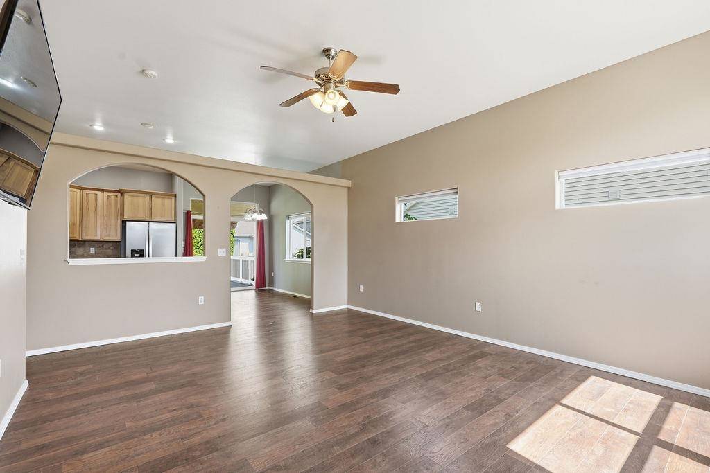 1712 W Cimarron Ln, Spokane, WA 99208