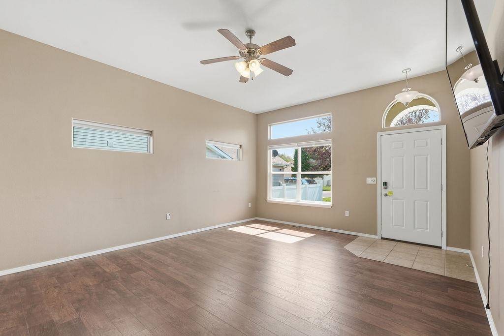 1712 W Cimarron Ln, Spokane, WA 99208