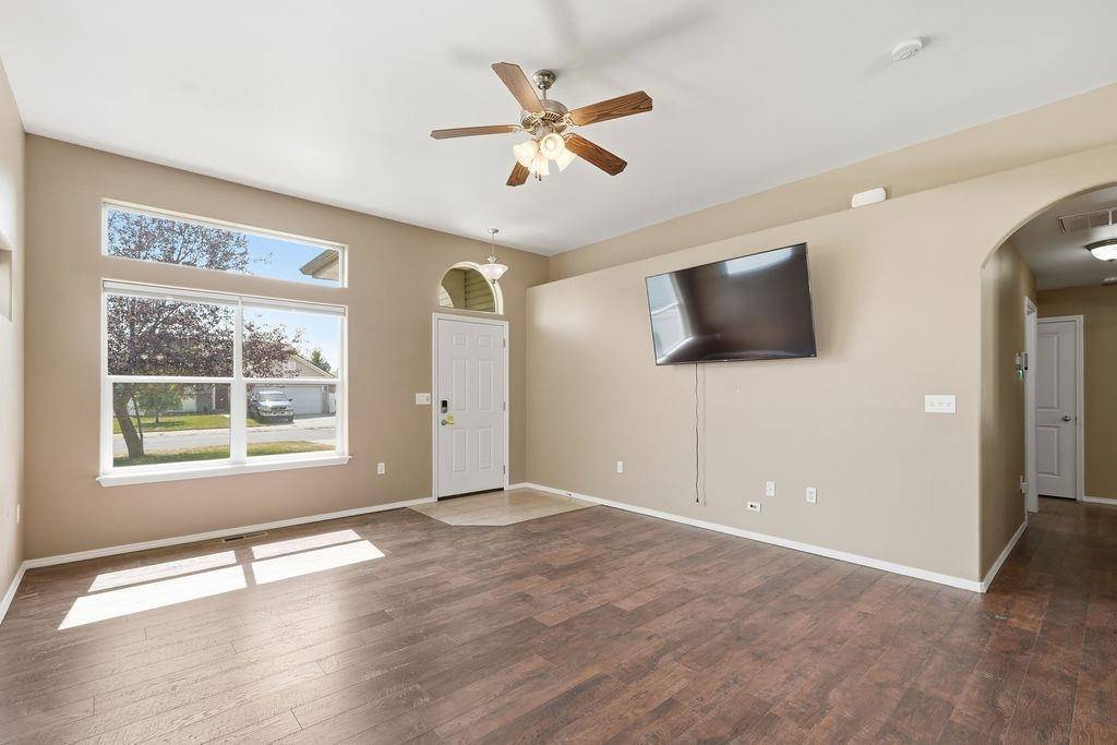 1712 W Cimarron Ln, Spokane, WA 99208