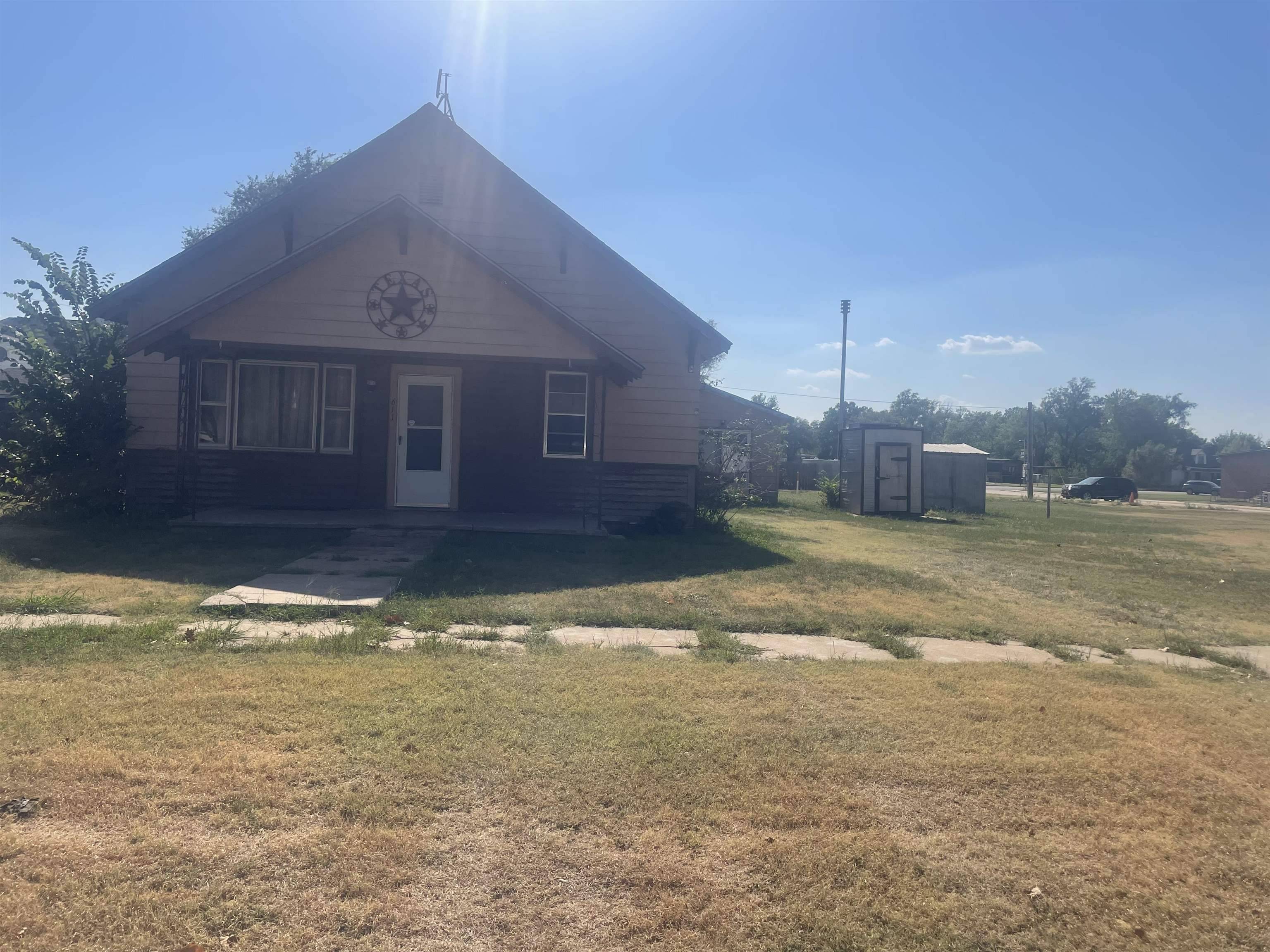 611 N Blaine, Attica, KS 67009