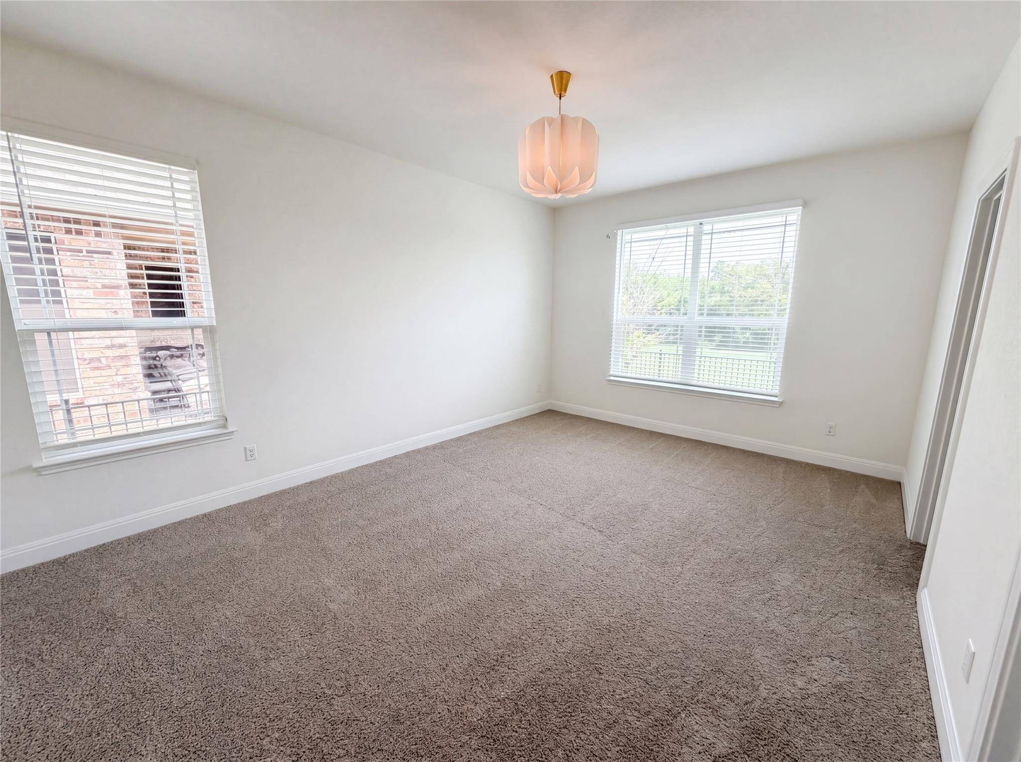401 Fort William ST #33, Hutto, TX 78634