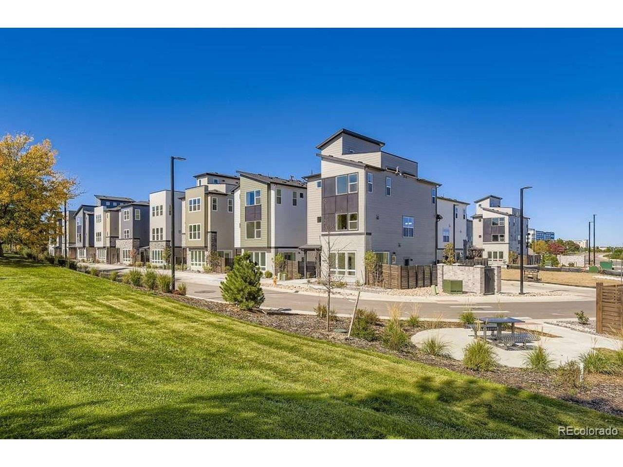 10922 E Hinsdale, Centennial, CO 80112
