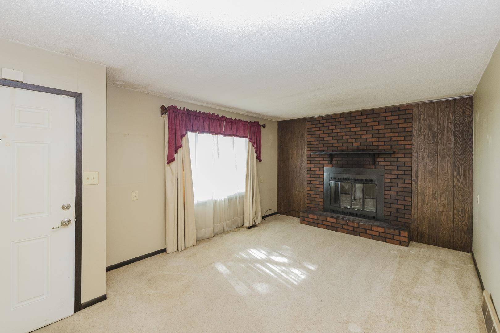 1247 N Hydraulic, Belle Plaine, KS 67013