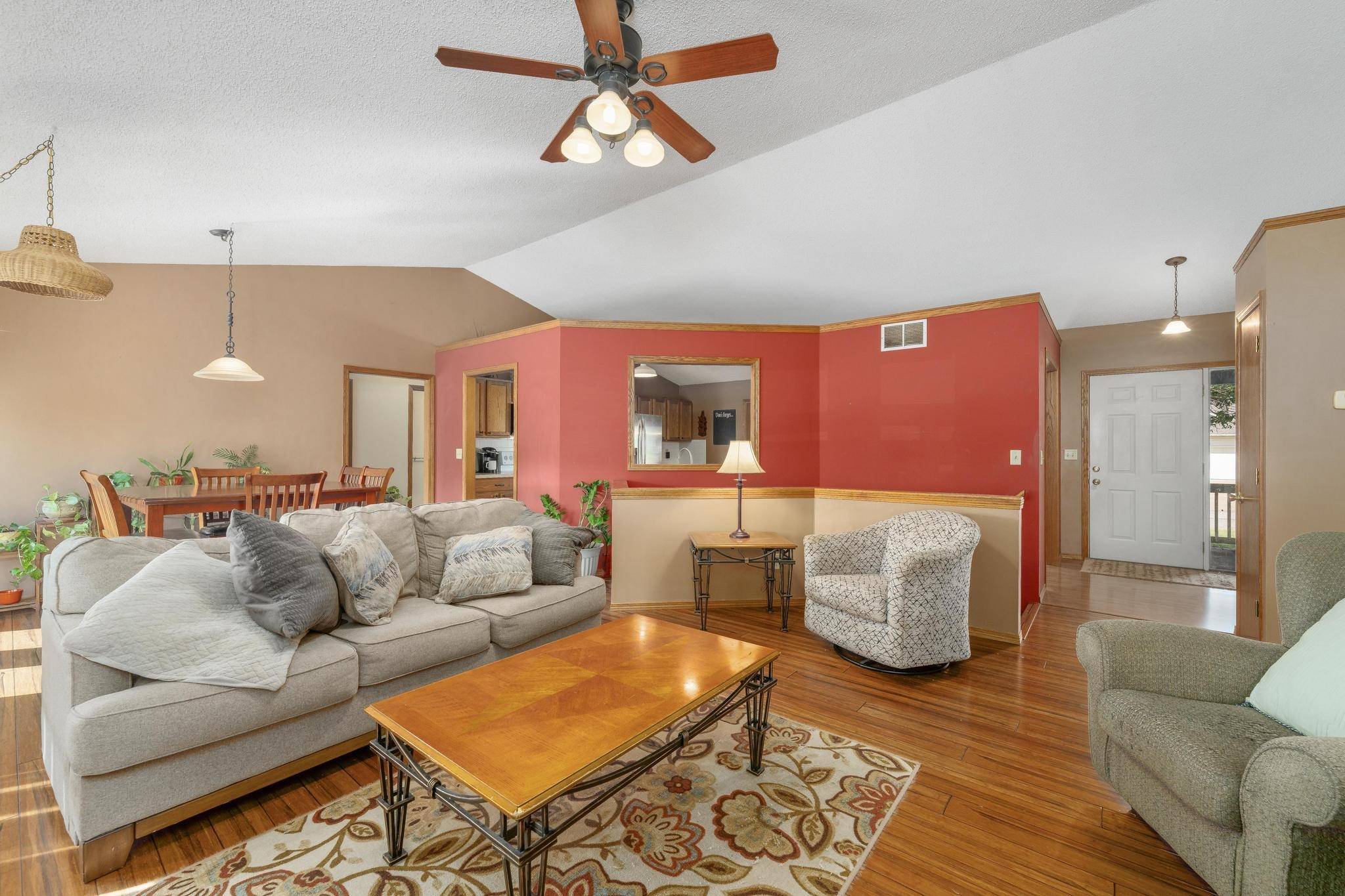 1325 N Stewart St, Wellington, KS 67152