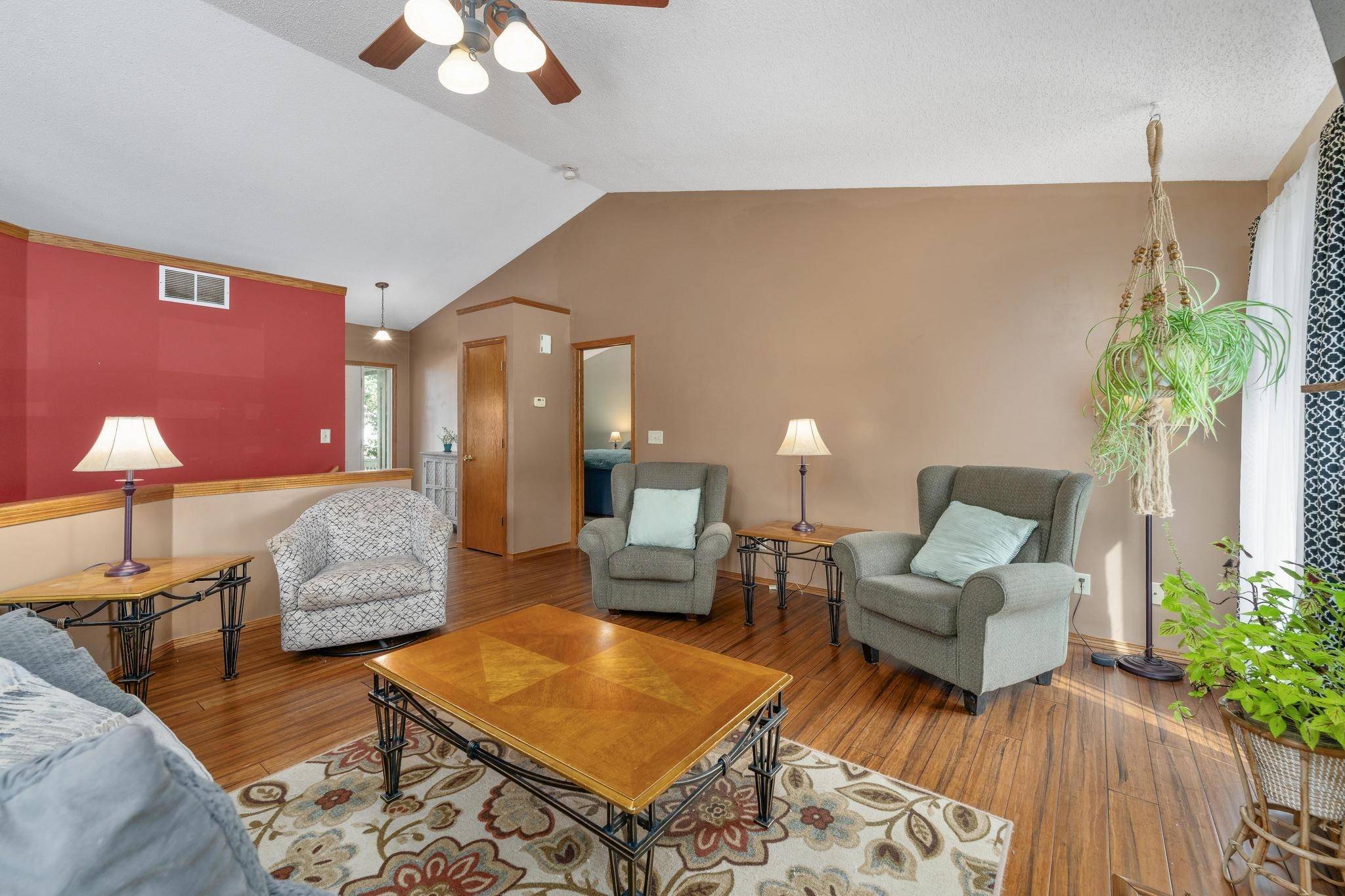 1325 N Stewart St, Wellington, KS 67152