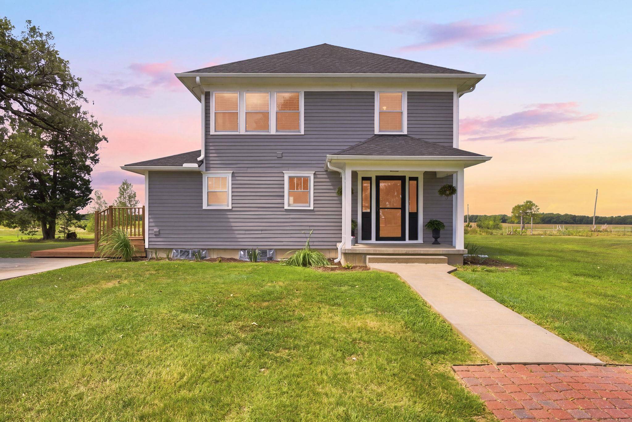 1581 Cheyenne Rd, Moundridge, KS 67107