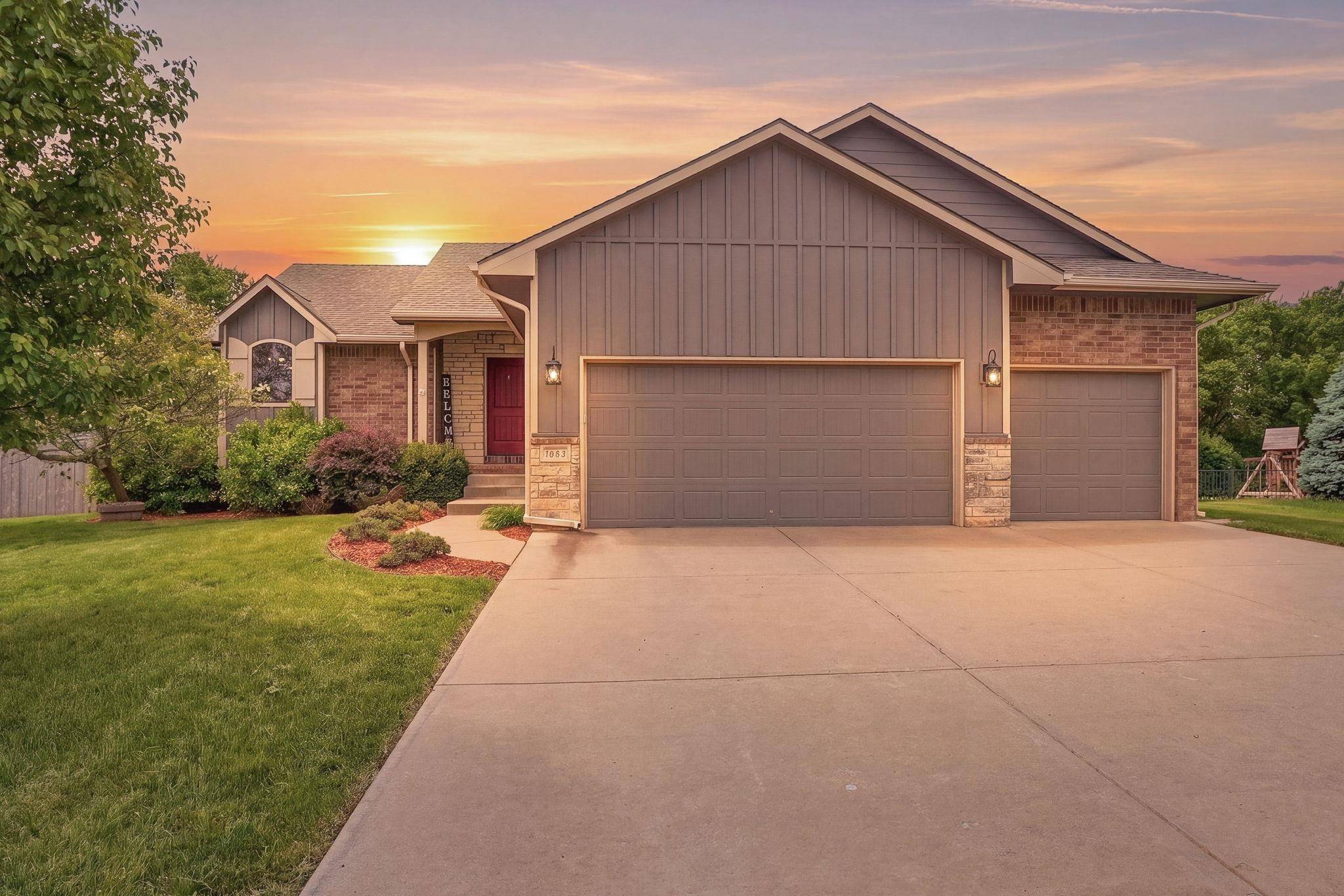 2615 N Woodridge Court, Wichita, KS 67226