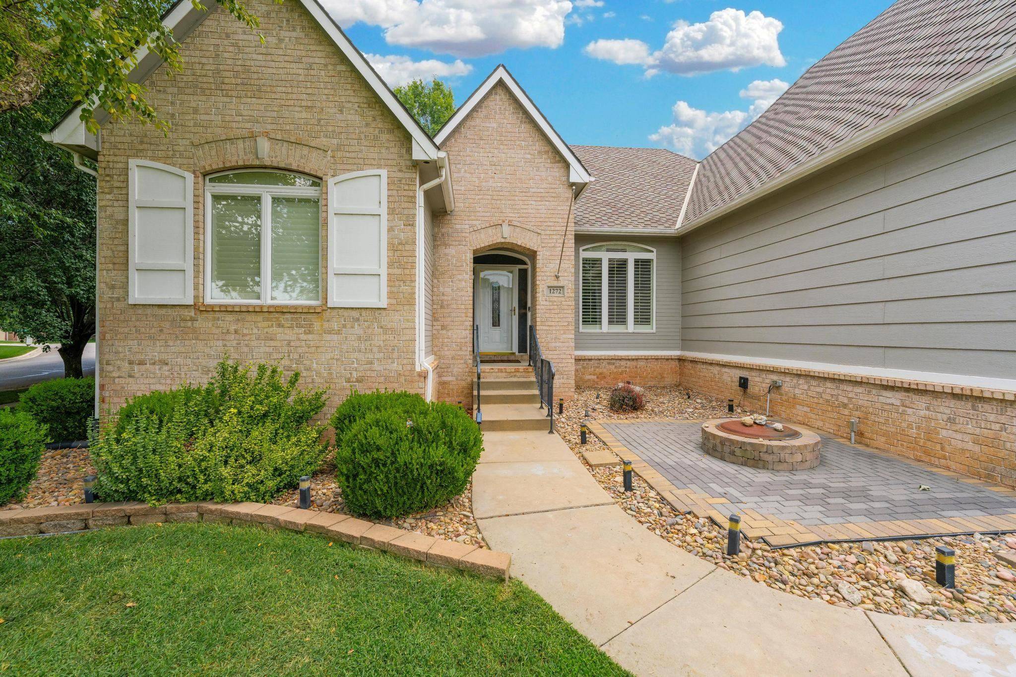 1272 N Hickory Creek Ct, Wichita, KS 67235